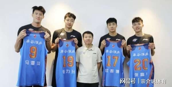 天天盈球-CBA又闹出大笑话，冠军球队内讧面临退赛，中国篮协出面也没用
